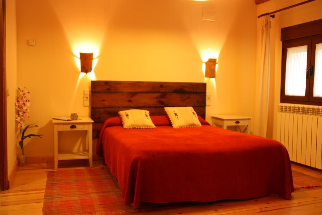 La Casa De La Estacion Hotel Sarrion Bilik gambar